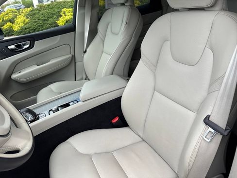 Certified 2023 Volvo XC60 B5 Plus w/ Climate Package AWD/4WD image 18