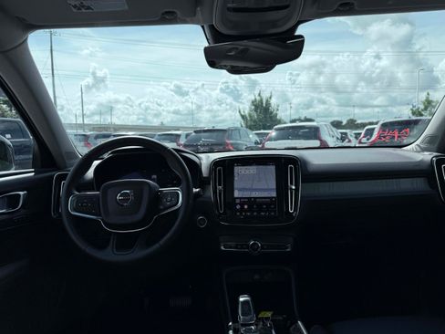 Certified 2026 Volvo XC40 B5 Plus AWD/4WD image 14