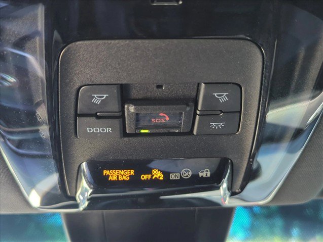 Used 2022 Toyota Venza XLE AWD/4WD image 25