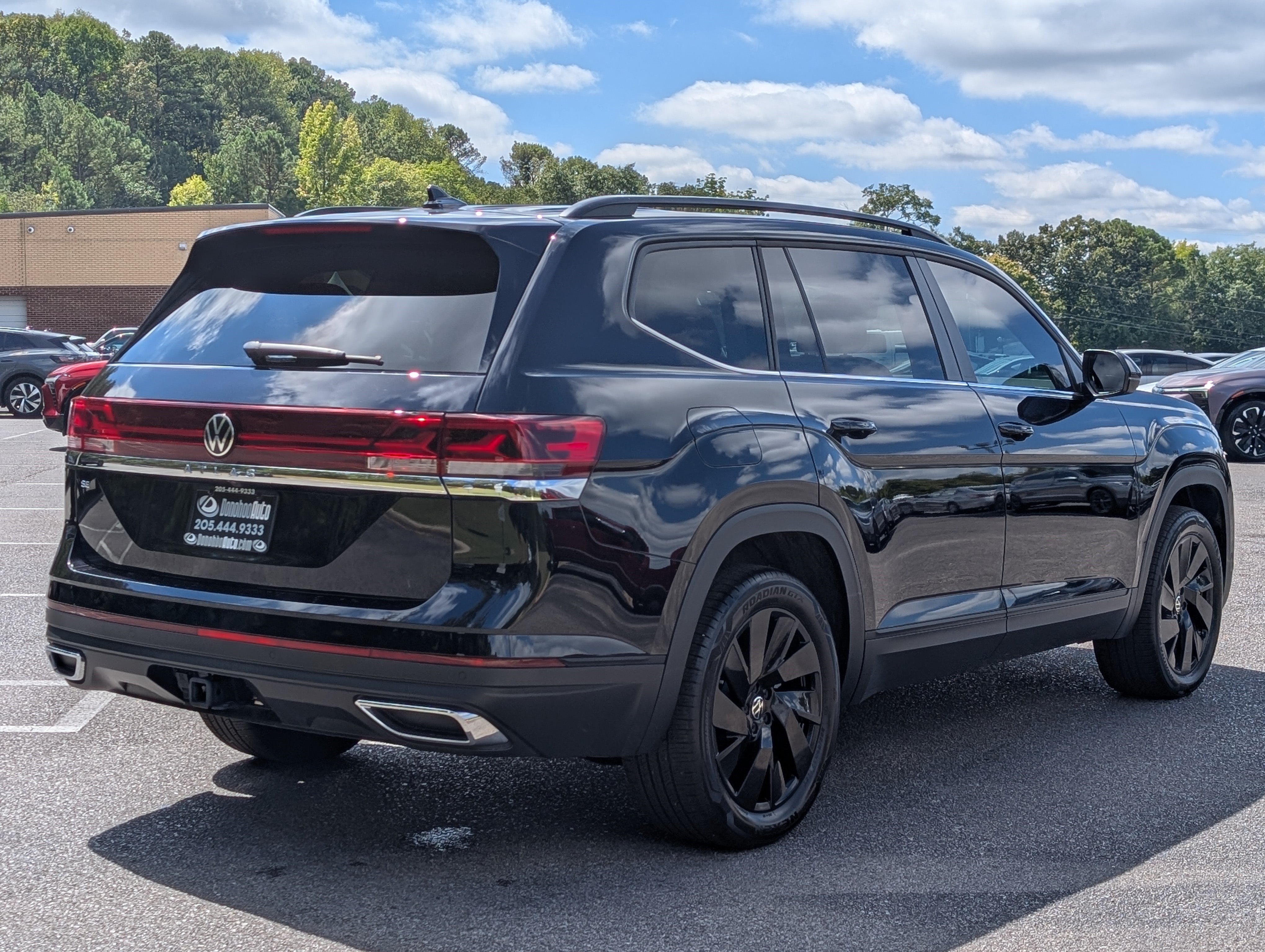 Used 2026 Volkswagen Atlas SE FWD image 9