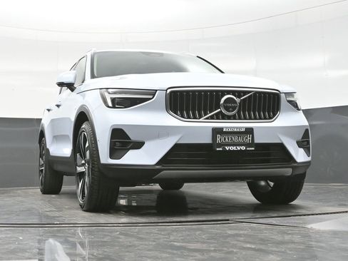 Used 2024 Volvo XC40 B5 Ultimate image 14