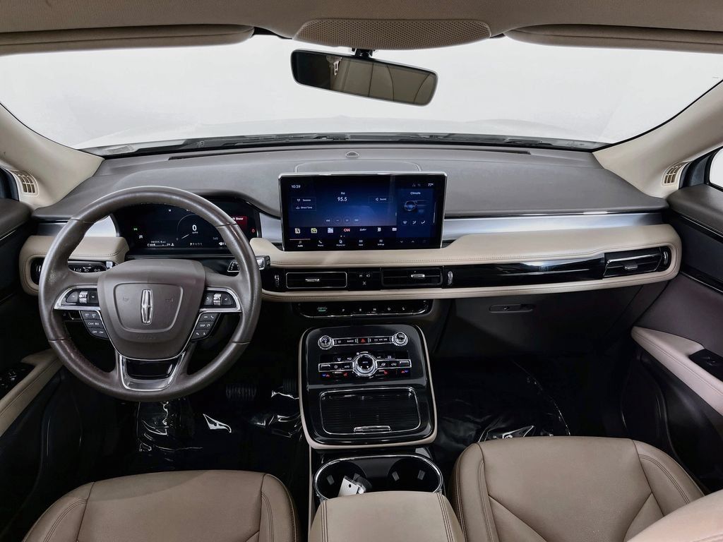 Used 2022 Lincoln Nautilus FWD image 12
