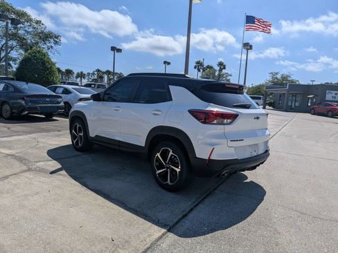 Used 2022 Chevrolet TrailBlazer RS w/ Sun and Liftgate Package FWD image 6
