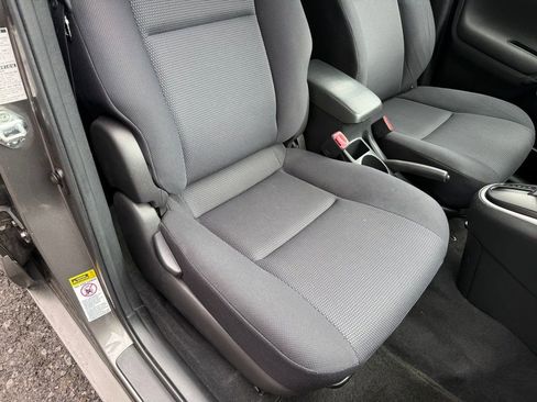 Used 2005 Pontiac Vibe AWD w/ Power Group Value Package image 24