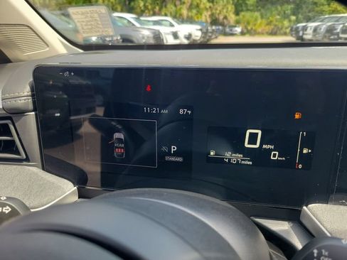 Used 2025 Nissan Kicks SV FWD image 22