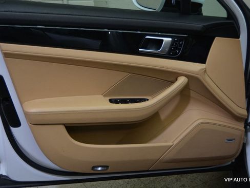 Used 2018 Porsche Panamera 4 AWD/4WD image 7