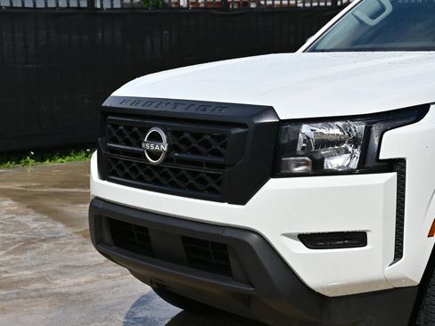Used 2024 Nissan Frontier S w/ Technology Package image 9