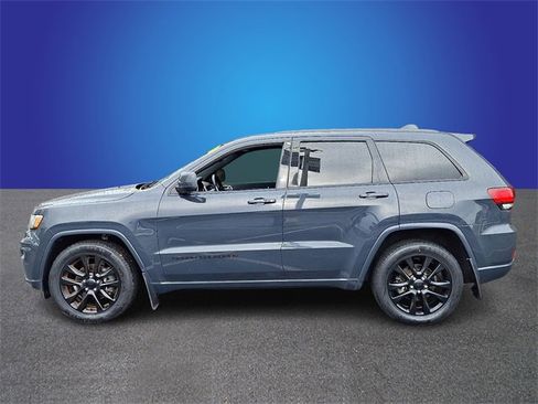 Used 2018 Jeep Grand Cherokee Altitude image 7