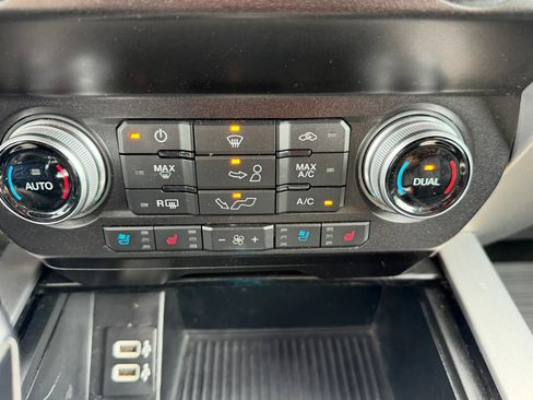 Used 2019 Ford F150 Platinum w/ Equipment Group 701A Luxury AWD/4WD image 22