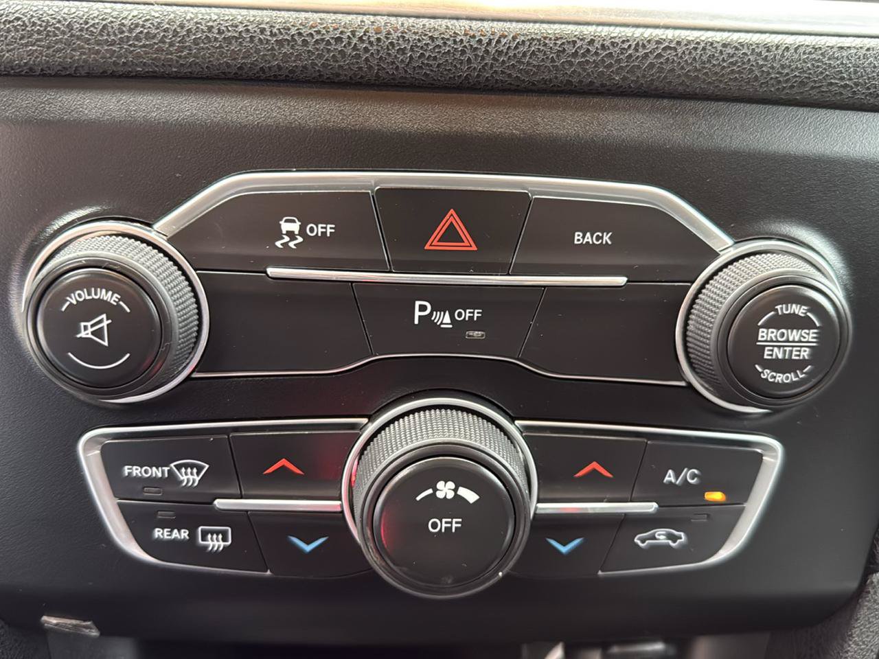 Used 2015 Dodge Charger SE w/ Popular Equipment Group AWD/4WD image 17