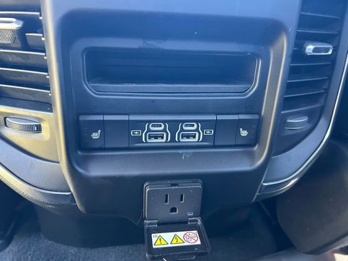 Used 2025 RAM 1500 Laramie AWD/4WD image 17