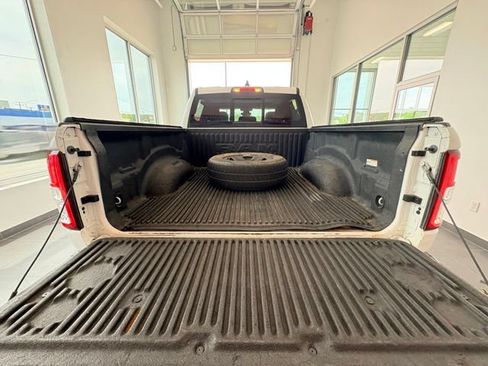 Used 2019 RAM 1500 Big Horn AWD/4WD image 30
