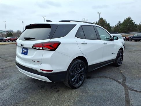 Used 2022 Chevrolet Equinox RS image 3