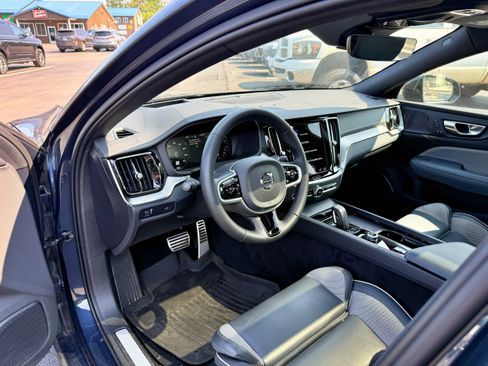 Used 2022 Volvo S60 B5 R-Design AWD/4WD image 13