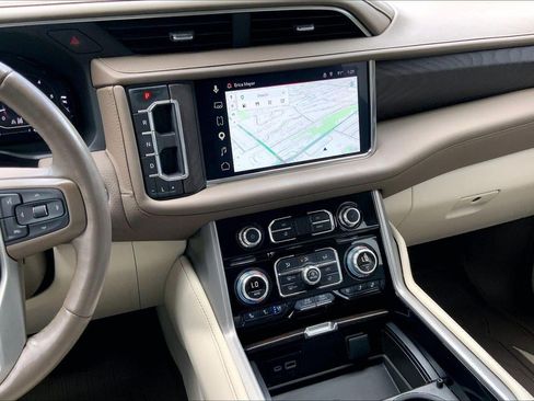 Used 2023 GMC Yukon XL Denali w/ Denali Reserve Package AWD/4WD image 6