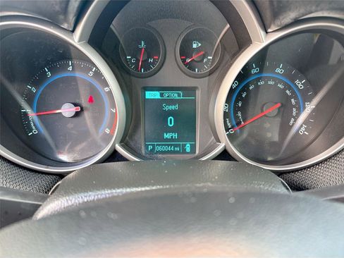 Used 2013 Chevrolet Cruze LT image 12