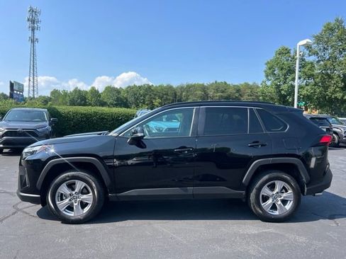 Used 2025 Toyota RAV4 XLE FWD image 12