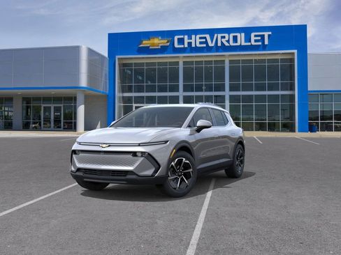 New 2026 Chevrolet Equinox EV LT image 8