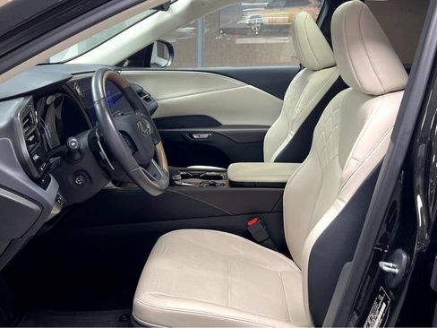 Certified 2024 Lexus RX 350 Premium w/ Kick Sensor & Tow Package AWD/4WD image 8