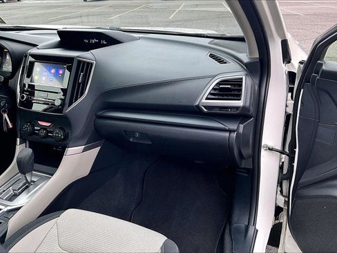 Used 2023 Subaru Forester Base image 17