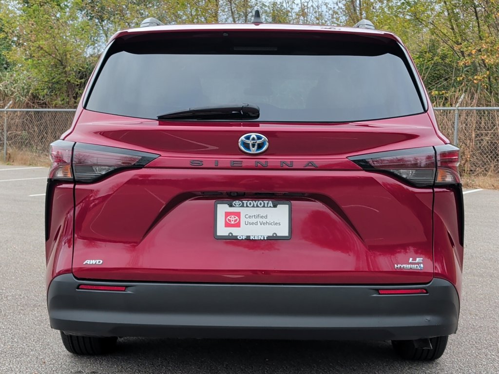 Certified 2024 Toyota Sienna LE AWD/4WD image 7