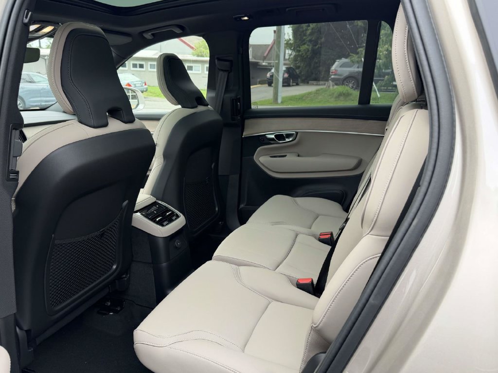 New 2026 Volvo XC90 T8 Plus w/ Protection Package AWD/4WD image 14