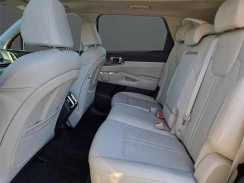 Used 2025 Kia Sorento S w/ Panoramic Sunroof Package FWD image 28