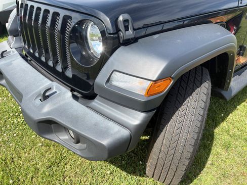 Used 2023 Jeep Wrangler Unlimited Sport AWD/4WD image 41