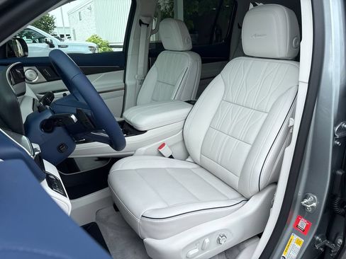New 2026 Buick Enclave Avenir w/ Super Cruise Package FWD image 14