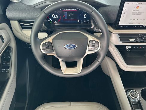 New 2026 Ford Explorer Active w/ Active Comfort Package image 13