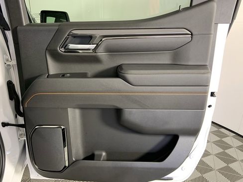 Used 2025 GMC Sierra 1500 AT4 w/ Technology Package image 29