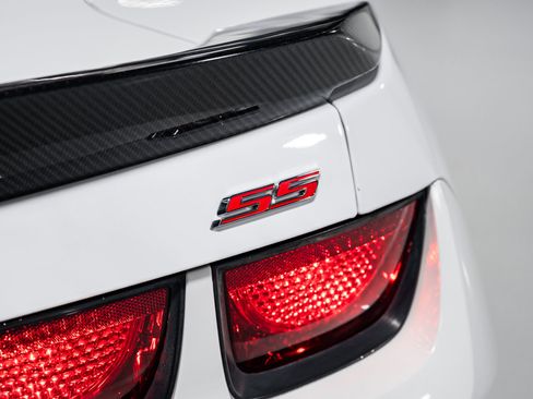 Used 2013 Chevrolet Camaro SS image 17