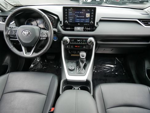 Used 2021 Toyota RAV4 XLE Premium AWD/4WD image 10