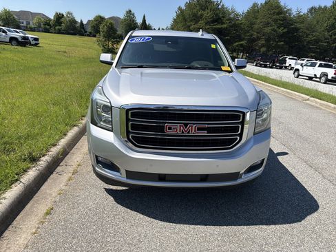Used 2017 GMC Yukon SLT w/ Open Road Package RWD image 3