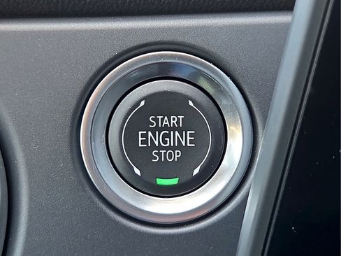 Used 2025 Chevrolet Blazer LT FWD image 19