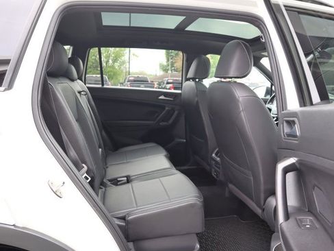 Used 2021 Volkswagen Tiguan SE R-Line AWD/4WD image 19
