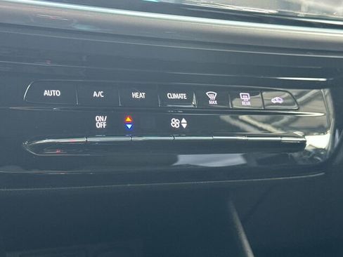 Used 2022 Chevrolet Bolt LT image 24