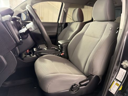 Used 2021 Toyota Tacoma SR AWD/4WD image 5