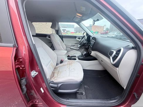 Used 2020 Kia Soul LX FWD image 11