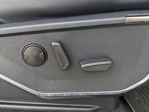 Used 2023 Ford F250 Lariat w/ Chrome Package image 56