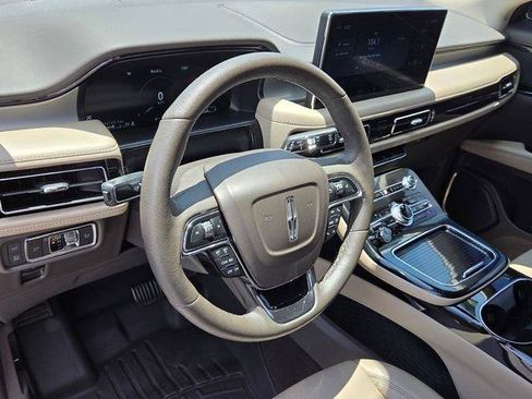 Used 2022 Lincoln Nautilus FWD image 11