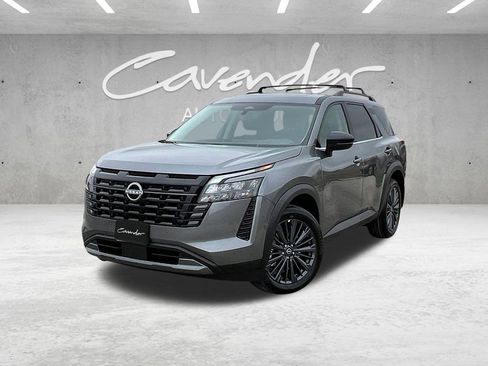 New 2026 Nissan Pathfinder SL image 1