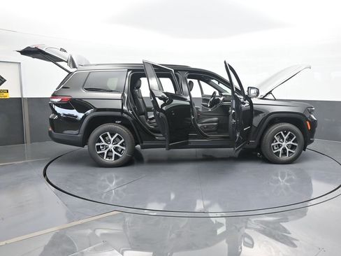 Used 2025 Jeep Grand Cherokee L Limited image 68