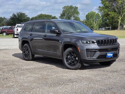 New 2026 Jeep Grand Cherokee L 2WD image 2