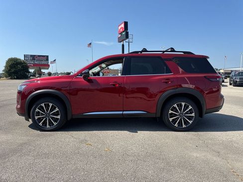 New 2026 Nissan Pathfinder Platinum AWD/4WD image 3