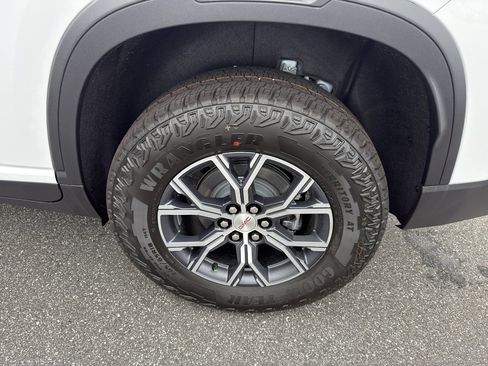 Used 2026 GMC Acadia AT4 w/ Luxury Package AWD/4WD image 24