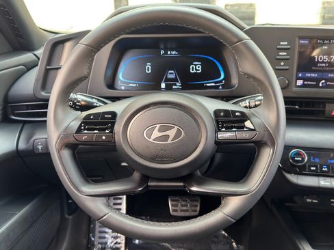 Used 2025 Hyundai Elantra Sport FWD image 18