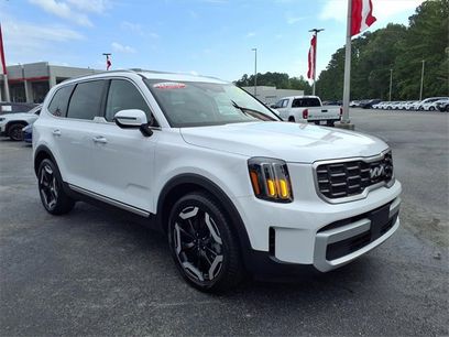 Used 2024 Kia Telluride S w/ S Sunroof Package