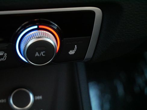 Used 2023 Audi Q3 2.0T Premium Plus w/ Premium Plus Package image 29