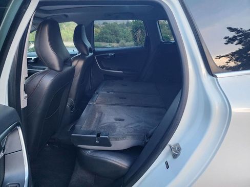 Used 2017 Volvo XC60 T6 Dynamic w/ Climate Package image 36